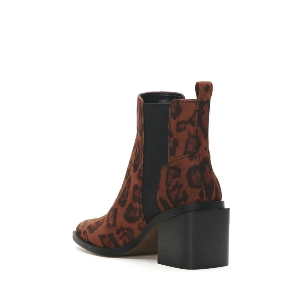 New Vince Camuto Kreshna Chelsea boot leopard print leather booties animal - Picture 3 of 12